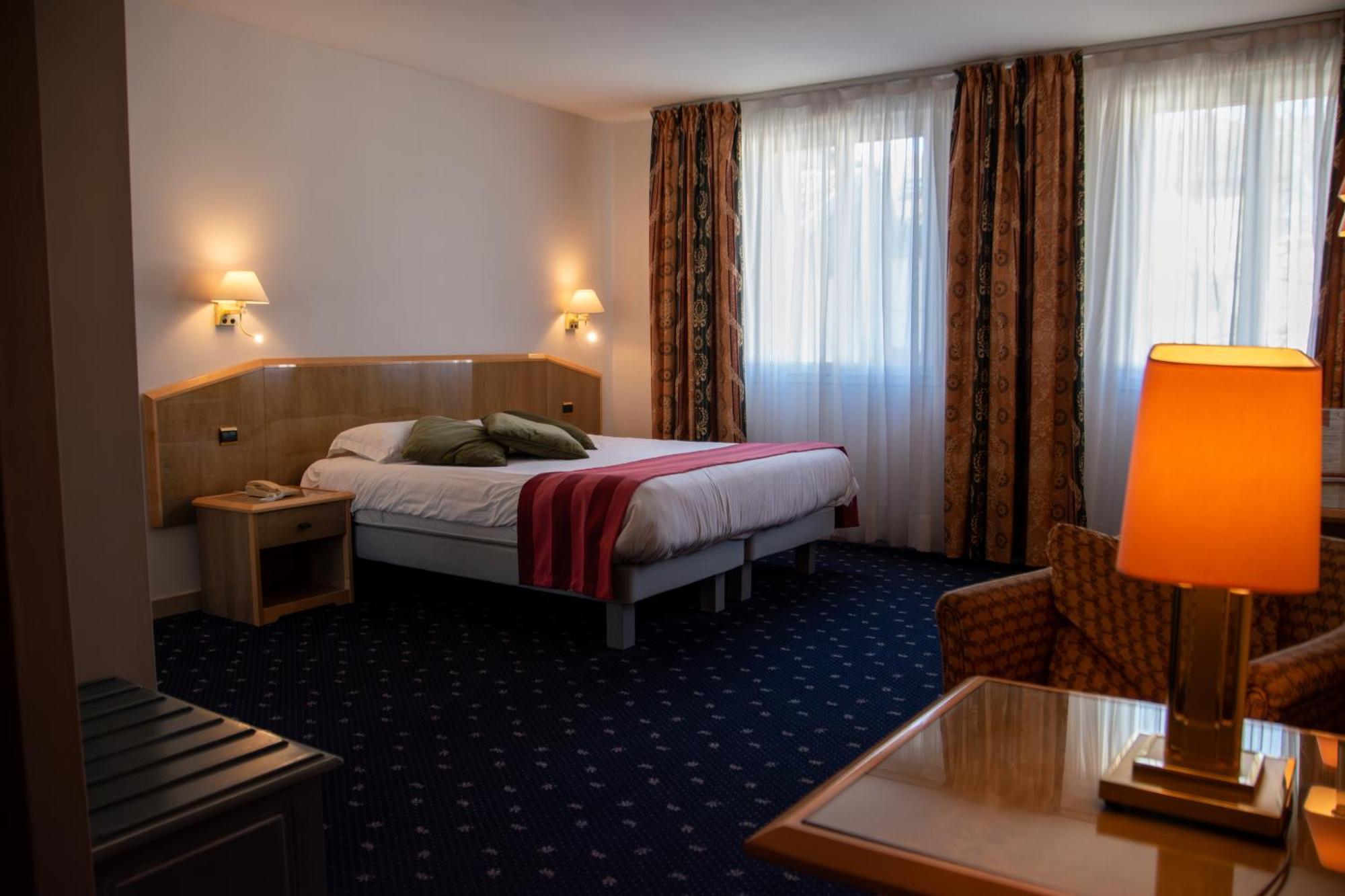 Logis Le Saint Nicolas Bar-sur-Aube Esterno foto