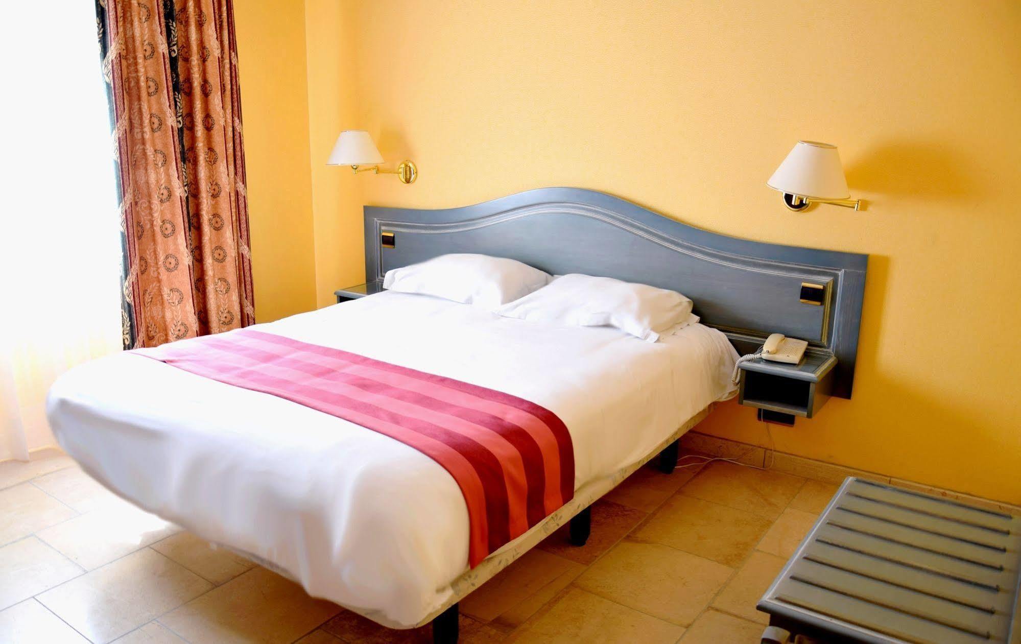 Logis Le Saint Nicolas Bar-sur-Aube Esterno foto