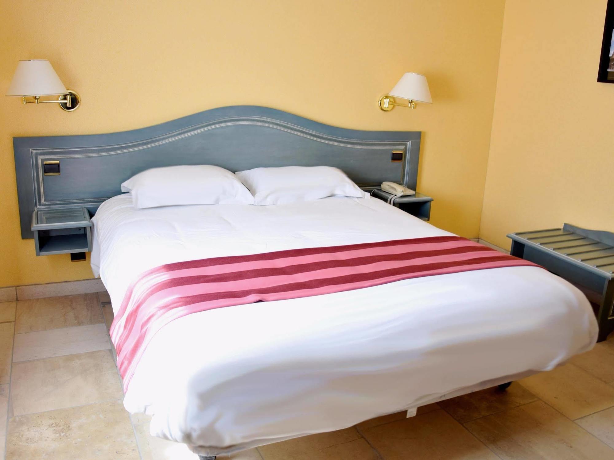 Logis Le Saint Nicolas Bar-sur-Aube Esterno foto